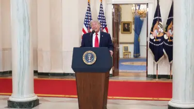 Trump afirma que podría abrir el estrecho de Ormuz y tomar petróleo iraní