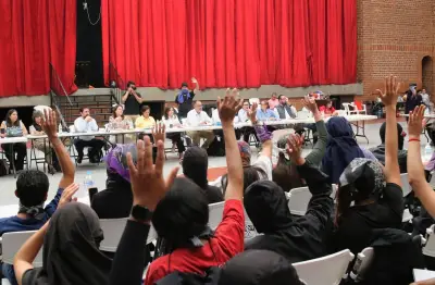 UAEM Morelos reanuda diálogo con tensión; estudiantes exhiben a Procuraduría Académica