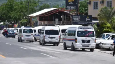 Urvan de Chilpancingo sube pasaje a 10 pesos sin autorización oficial, afectando economía local