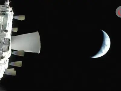 Video viral de Artemis II: ¿OVNIs o cristales de hielo? La NASA explica el misterio