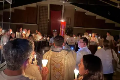 Vigilia Pascual en Parroquia de San Jerónimo con Nuevo Párroco José Francisco Gallardo