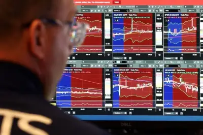 Wall Street opera mixto: S&P 500 y Nasdaq caen levemente