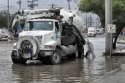 24 Horas de Drenado en Avenida Los Ángeles: Vecinos en Alerta por Inundaciones