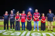 Abuchean a Gobernadora Layda Sansores en Inauguración de la LMB en Campeche