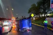 Accidente vial en Guadalupe: conductor de camioneta sufre volcadura