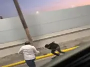 Agreden y persiguen a reportero durante transmisión en vivo en Saltillo; tránsito no intervino