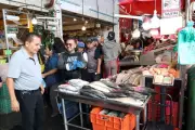 Alteran el peso del pescado para su venta en mercados mexicanos