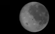 Artemis II: Bautizan cráter lunar 'Carroll' en homenaje a la esposa fallecida del comandante