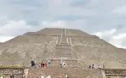 Balacera en Teotihuacán: Dos muertos y heridos en ataque en Pirámide de la Luna