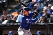 Brandon Valenzuela hace su debut como receptor de los Toronto Blue Jays en las Grandes Ligas