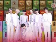 BTS lanza ARIH: bebidas energéticas y ramen coreano disponibles