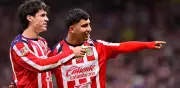 Chivas hace historia con goleada récord ante Puebla y se afianza como líder en Liga MX