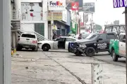 Corretean y atrapan a ladrón de camioneta en la CDMX