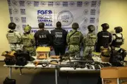 Desmantelan centro operativo criminal y aseguran arsenal de alto poder en Oaxaca