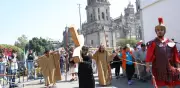 El Zócalo revive la Pasión de Cristo con teatro clásico y música en vivo
