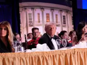 Evacúan a Trump y a su esposa de cena de corresponsales por aparentes disparos