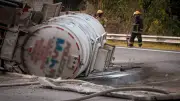 Explosión de pipa con diésel en carretera Colima-Manzanillo deja un muerto