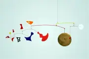Exposición en México muestra los sueños móviles del artista Alexander Calder