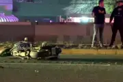 Fallece motociclista tras impactar contra boyas en la vía en Nuevo León