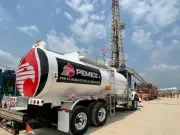 Gobierno y empresarios acuerdan tope de 28 pesos por litro de diésel en México