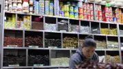 Inflación encarece alimentos y obliga a pequeños comerciantes a trabajar más