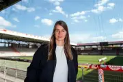 Marie-Louise Eta hará historia como primera mujer DT en una liga top de Europa