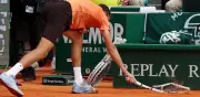 Medvedev explota en Montecarlo: destruye raqueta tras humillante derrota
