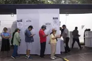 Más de 63 mil peruanos se quedan sin votar por retrasos en urnas electorales