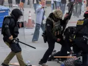 México protesta por muertes de migrantes en custodia de ICE, pero olvida tragedia en Juárez