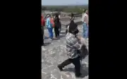 Nuevo video capta a agresor de Teotihuacán preparándose para atacar