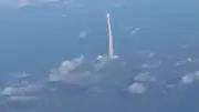 Pasajera capta desde avión el histórico despegue de Artemis II hacia la Luna
