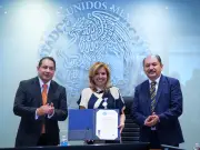 Paty Arévalo del DIF Atizapán recibe medalla internacional por lucha anticorrupción