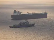 Petróleo sube 3.7% por salida de EAU de OPEP y guerra Irán