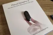 Plaud Notepin: La Revolución de la Grabadora Vestible para Periodistas y Profesionales