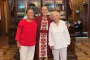 Presidente Sheinbaum Recibe a Elena Poniatowska en Palacio Nacional con Honores