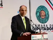 PRI lamenta postergación de regulación a seguros de gastos médicos