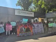 Protesta en SEP exige renuncia por nepotismo y salarios inequitativos
