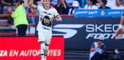 Pumas arrebata liderato provisional a Chivas al vencer 0-2 a Pachuca