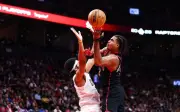 Raptors vencen 126-104 a Cavaliers y acortan serie en playoffs NBA