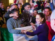 Sheinbaum en Barcelona: Diplomacia, tecnología y solidaridad en la IV Cumbre de Democracia