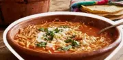 Sopa de fideo mexicana: receta fácil con el toque de mamá en 20 minutos