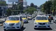 Taxistas en Guadalajara protestan por multas y retención de unidades en aeropuerto