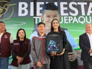 Tlaquepaque entrega mochilas y útiles escolares a 86 mil estudiantes de educación básica