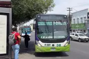 Transportistas de Nuevo León mantienen 4 rutas con aumentos 'a la brava'