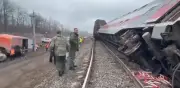 Tren con 415 pasajeros se descarrila en Rusia: 24 heridos y evacuación por ventanas