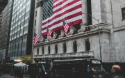 Wall Street cierra al alza ante posible alto el fuego en Irán; Dow Jones sube 0.48%