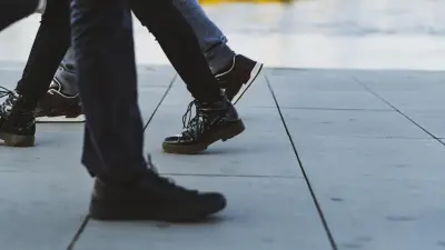 3 tipos de zapatos que debes evitar según un podólogo