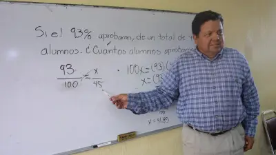 Acuerdan mejoras para docentes en Jalisco este Día del Maestro