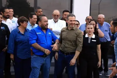 Adrián se reúne con panistas y priistas en busca de acuerdos