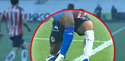 Afición tunde a Chivas por quejas arbitrales tras penal ante Cruz Azul